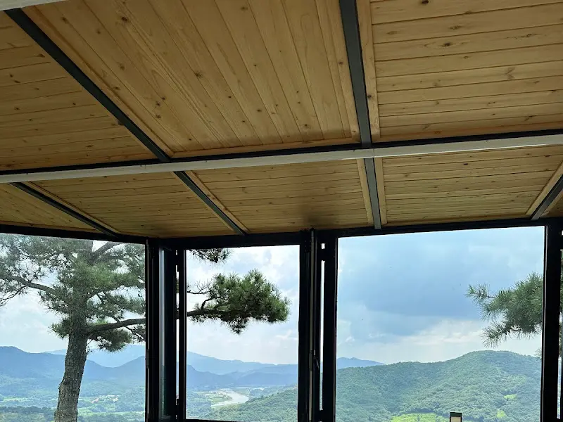 넓은 야외 공간