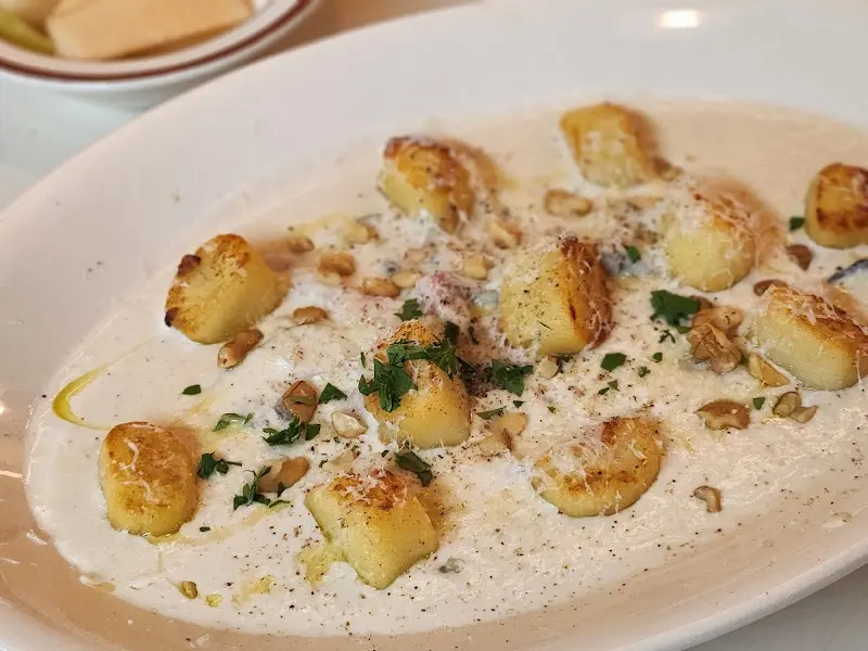 크림 소스 뇨끼