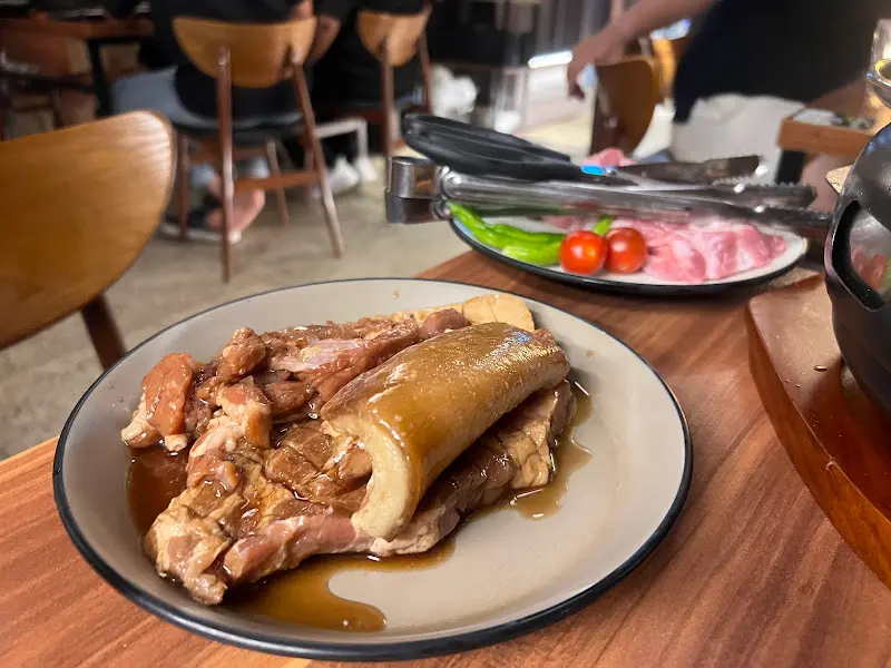 돼지갈비 한 상 차림