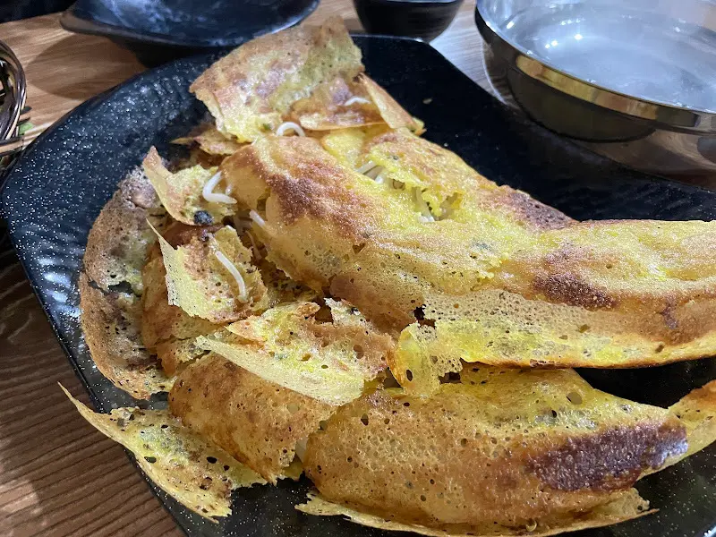 먹음직스러운 반쎄오의 모습