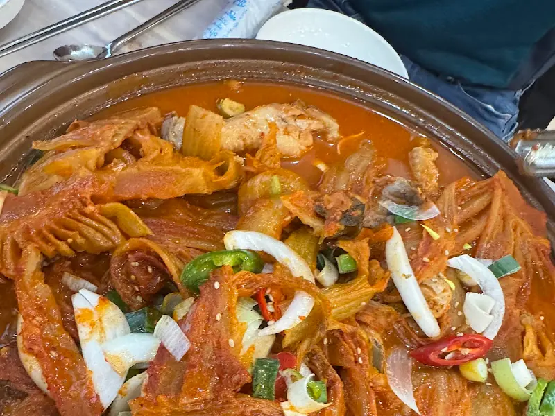 푸짐한 묵은지 닭도리탕