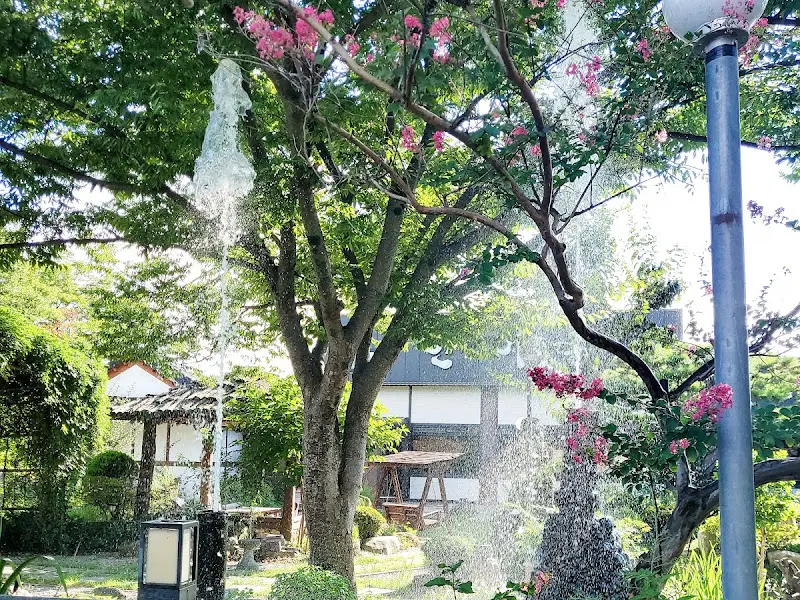 식당 정원의 분수