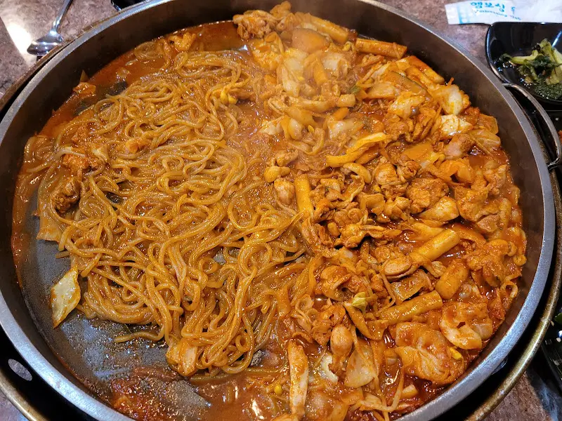 닭갈비와 볶음밥