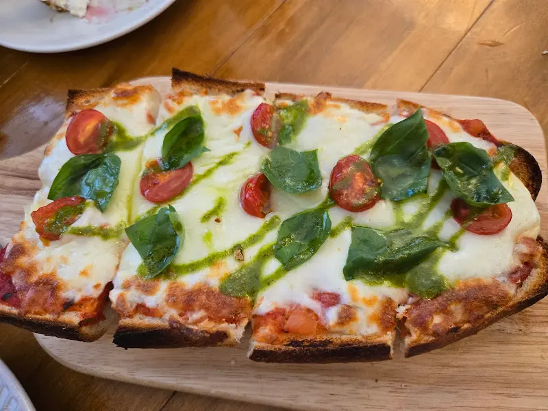 달콤하고 고소한 고르곤졸라 피자