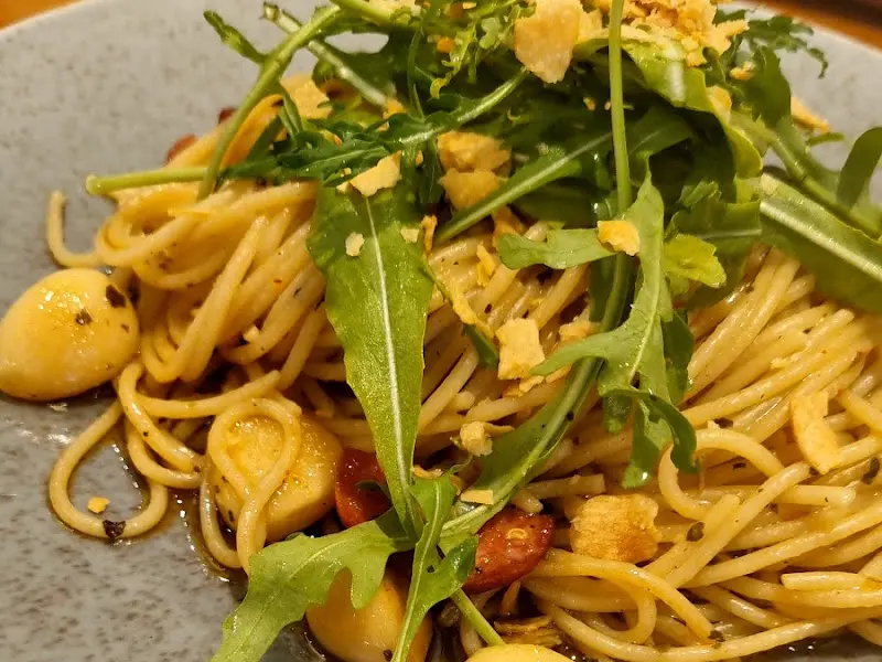 싱그러운 루꼴라가 올라간 알리오 올리오