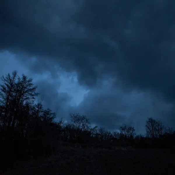 어두운 하늘