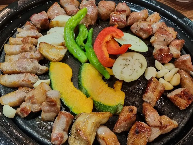 잘 구워진 고기