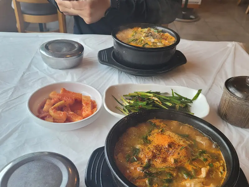 깔끔한 순대국밥