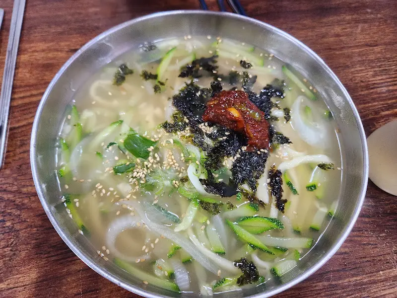 다대기를 푼 칼국수