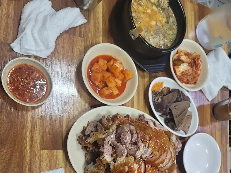 족발 한 상 차림