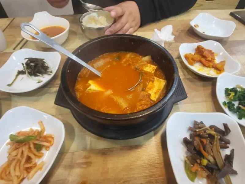 버섯전골과 밑반찬