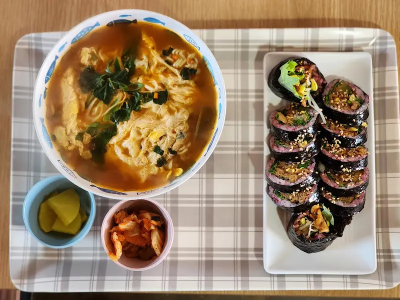 오드리 김밥 한상차림