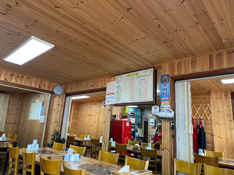 식당 내부의 모습