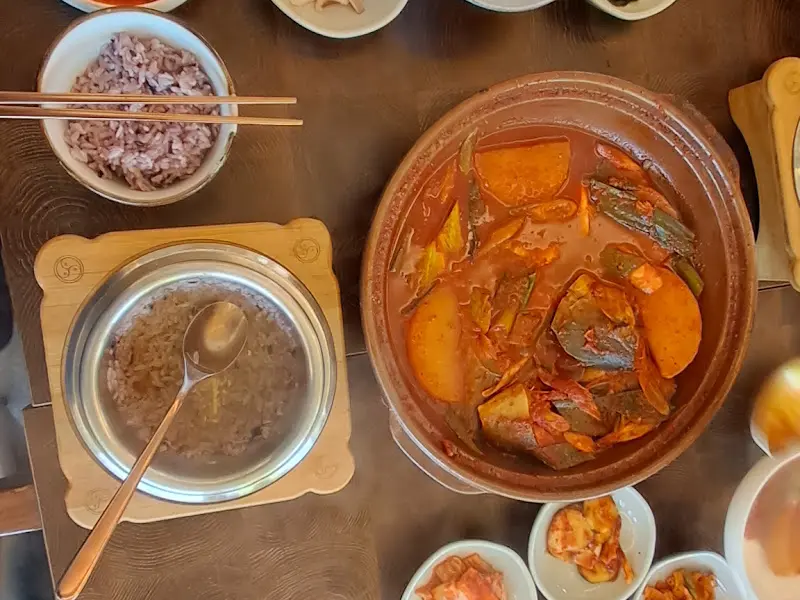 고등어 조림과 솥밥