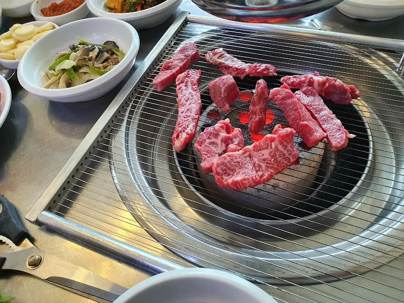 연탄불에 구워지는 꽃등심