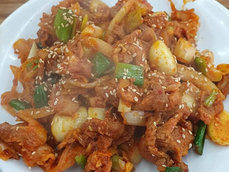 접시에 담긴 파불고기의 모습