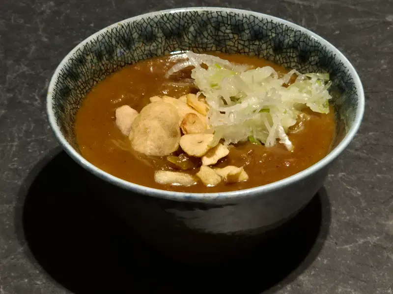 카레의 깊은 풍미가 느껴지는 사진