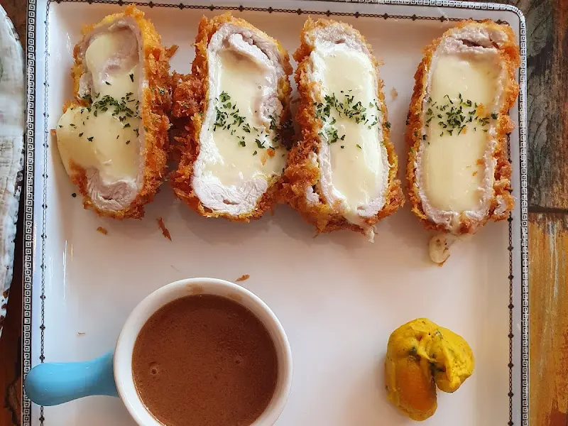 치즈 돈까스 단면