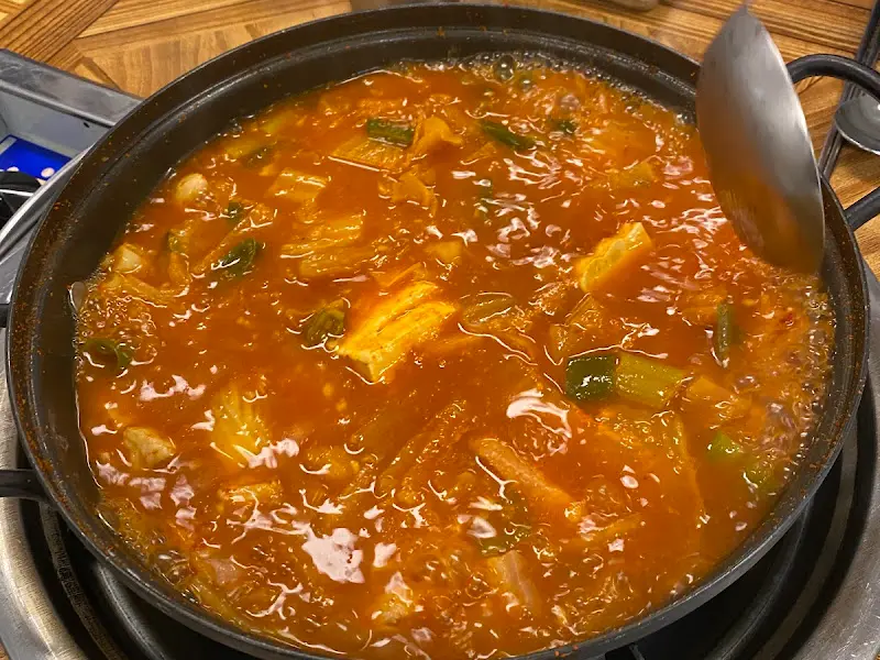 보글보글 끓고 있는 김치찌개