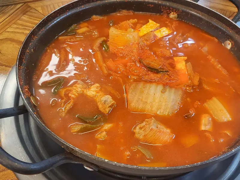 김치찌개의 푸짐한 비주얼