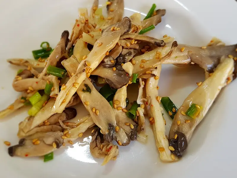 정갈하게 담긴 나물