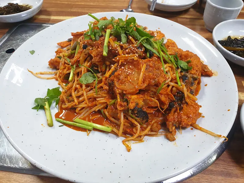 윤기가 자르르 흐르는 스페셜 아구찜