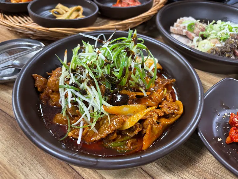 윤기 흐르는 제육볶음