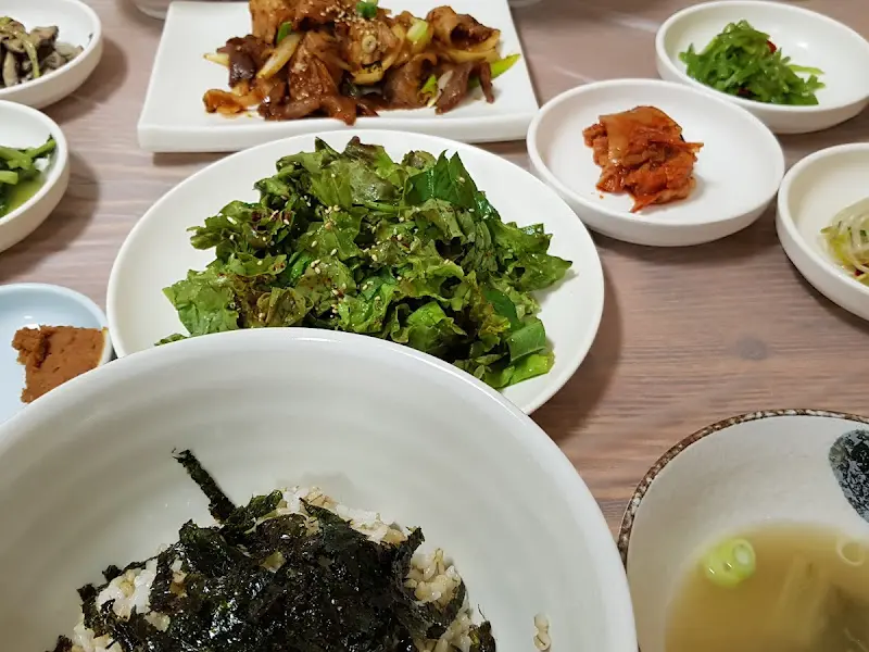 돌솥밥 정식 반찬