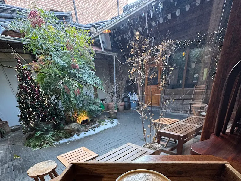 해로커피의 정갈한 중정