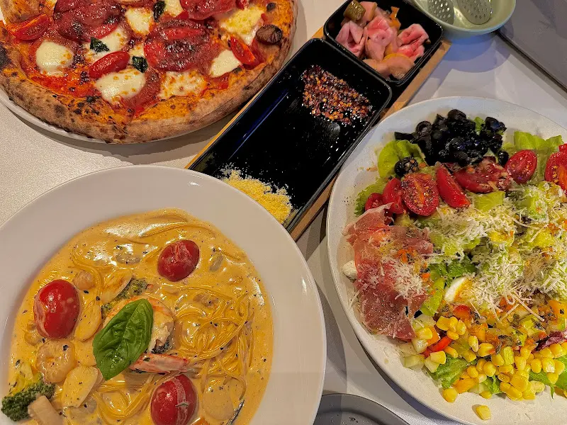 피자, 파스타, 샐러드