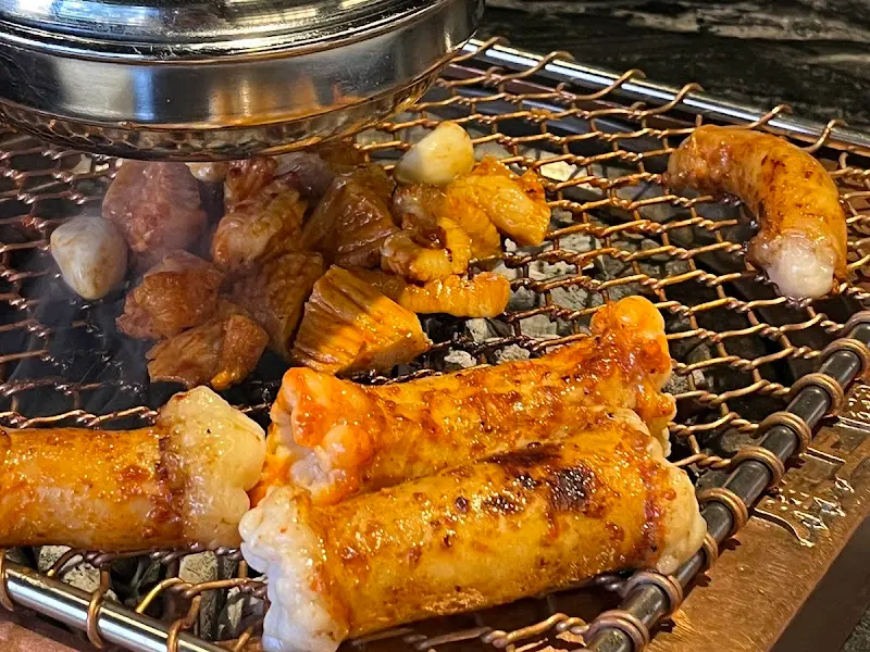 숯불 위에서 익어가는 양대창