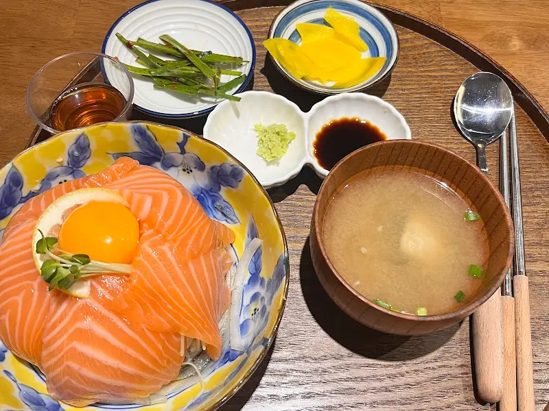 정갈한 일본 가정식 한 상 차림