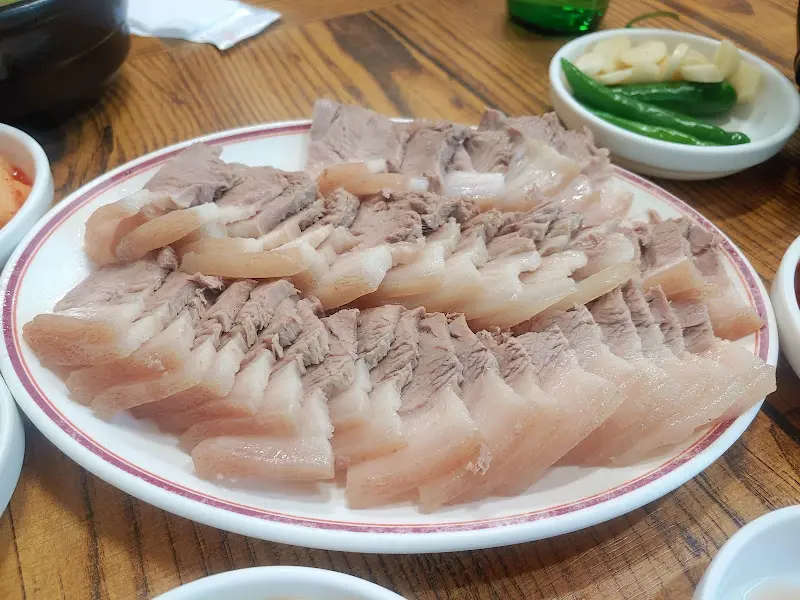 수육 한 상 차림