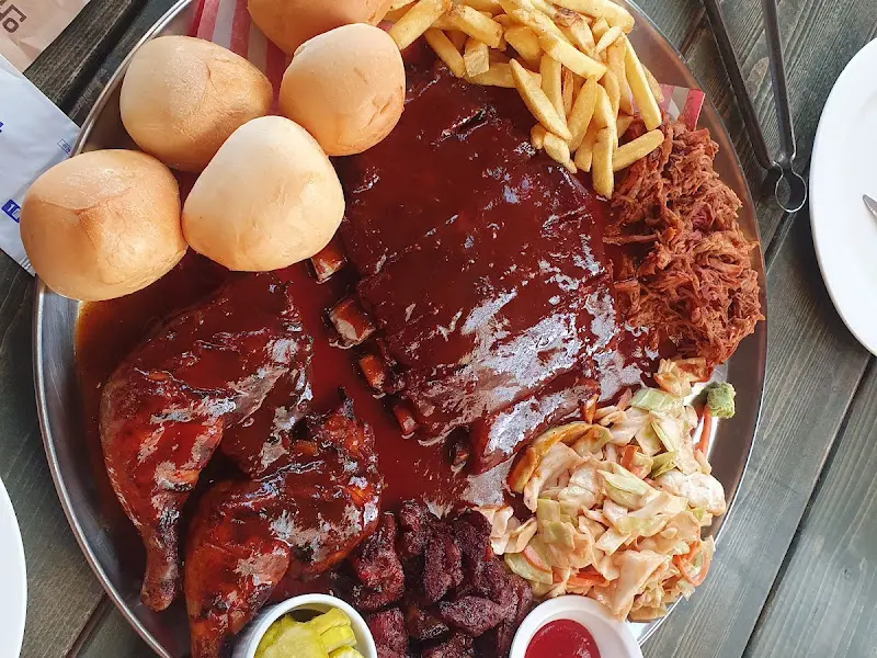 다양한 바베큐 메뉴 구성