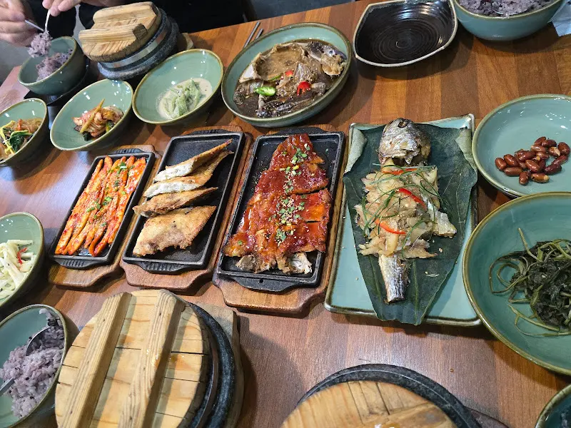 푸짐한 한정식 메뉴