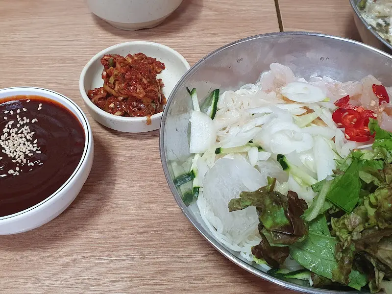 회밥과 초고추장, 젓갈