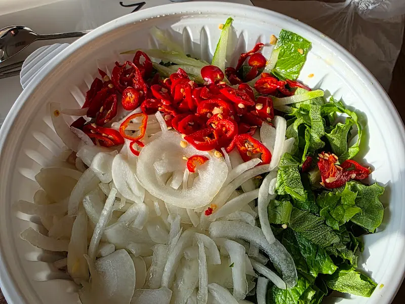 회밥에 들어간 채소