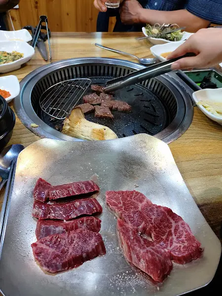 고기 굽는 모습