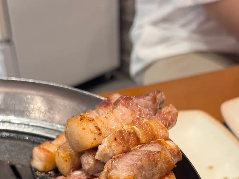 잘 구워진 삼겹살