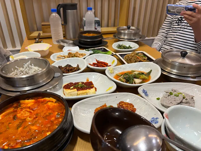 푸짐한 한결청국장 정식 한 상 차림