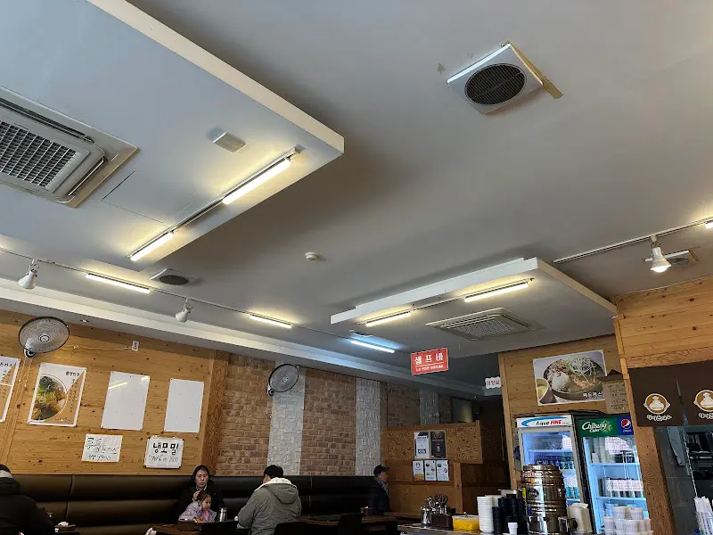 하마돈까스 내부