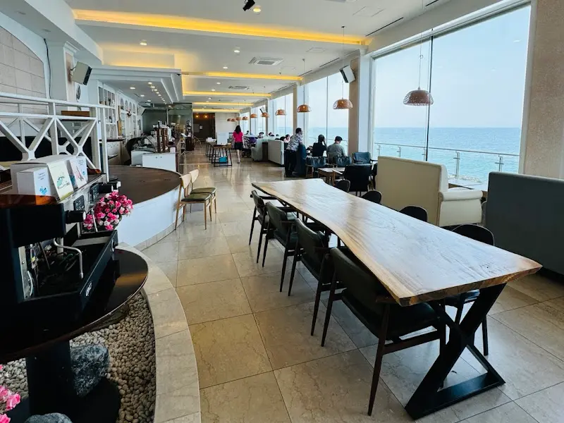 MARINEDECK 337 내부 전경