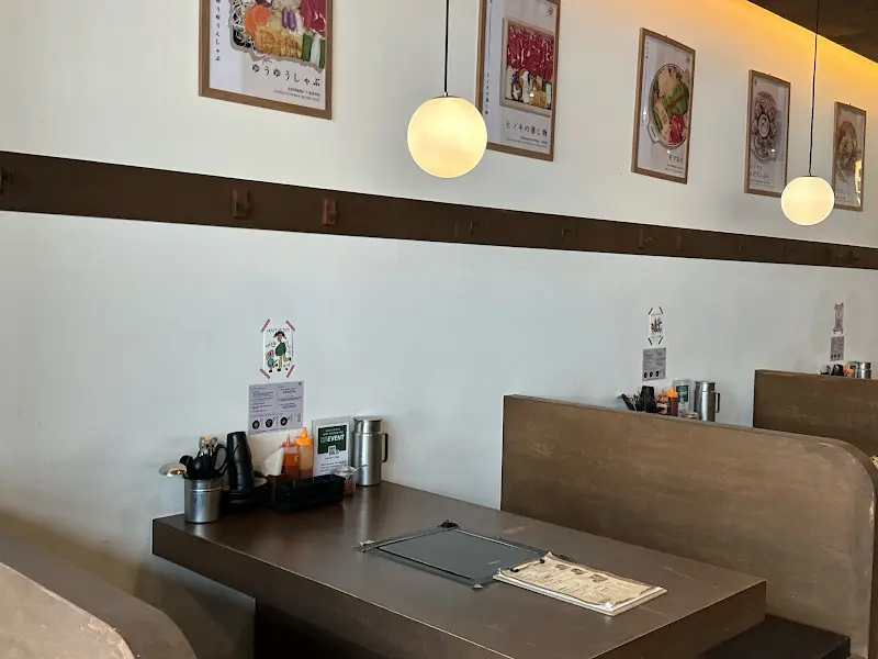 유유샤브 내부 인테리어