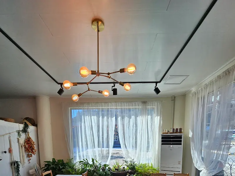 운학정 내부 조명