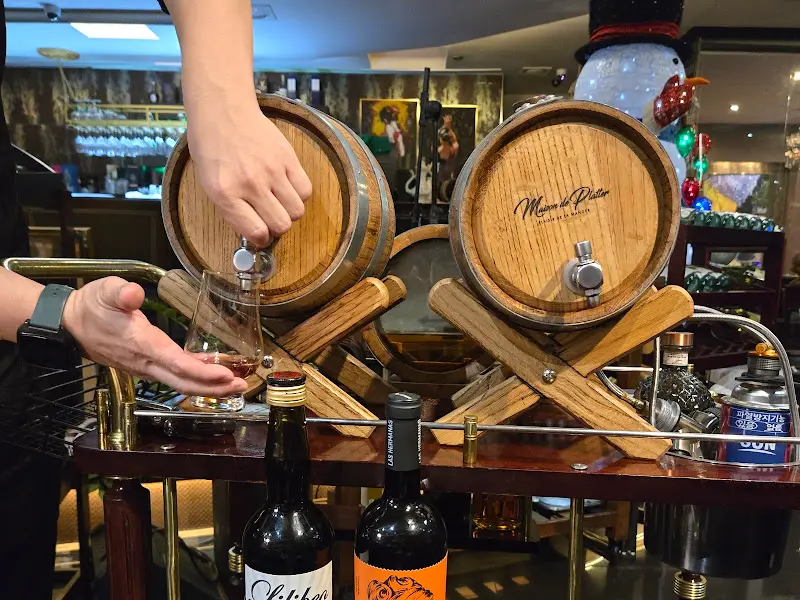 메종 드 플레터 와인 시음