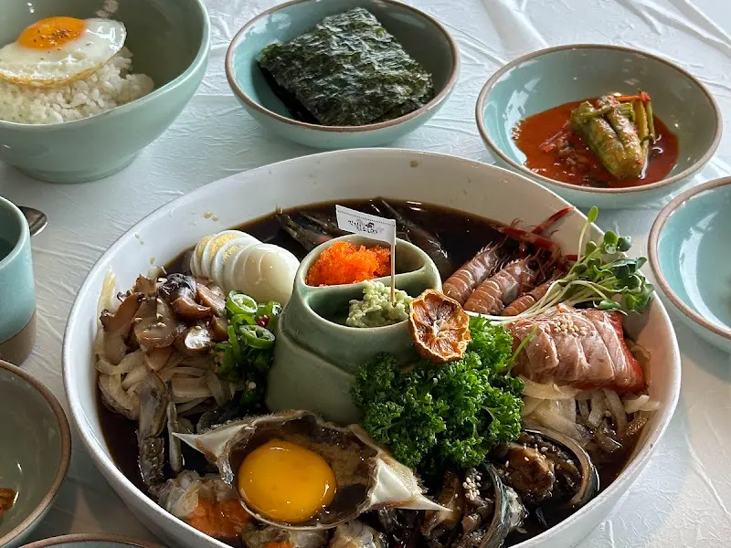 푸짐한 해물 모듬장 한 상 차림