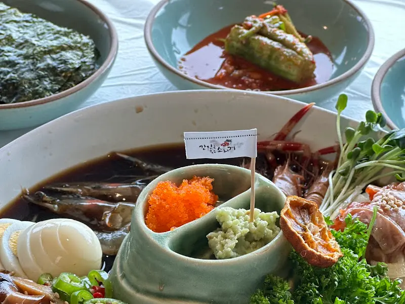 해물 모듬장의 클로즈업 샷