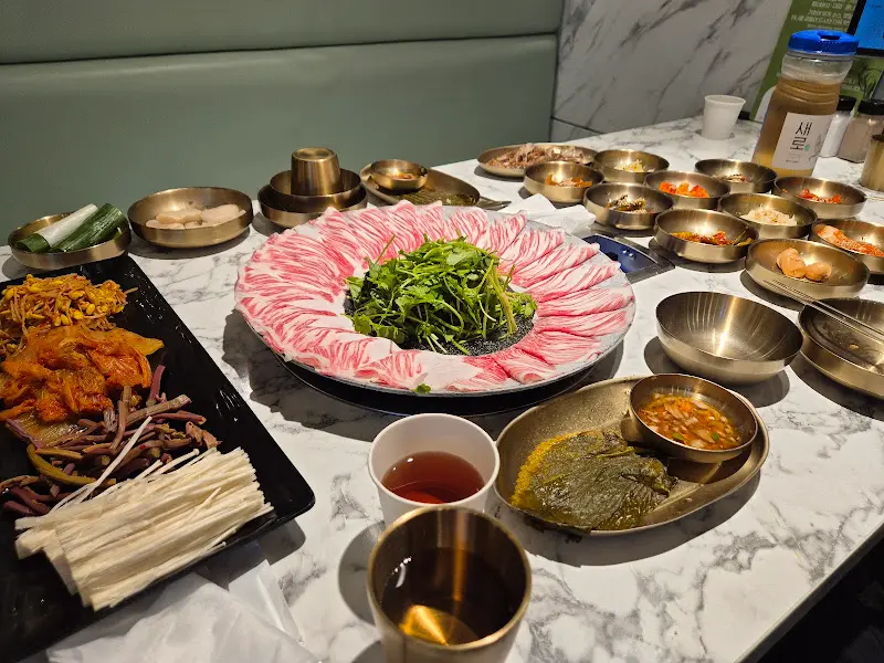 다채로운 반찬들