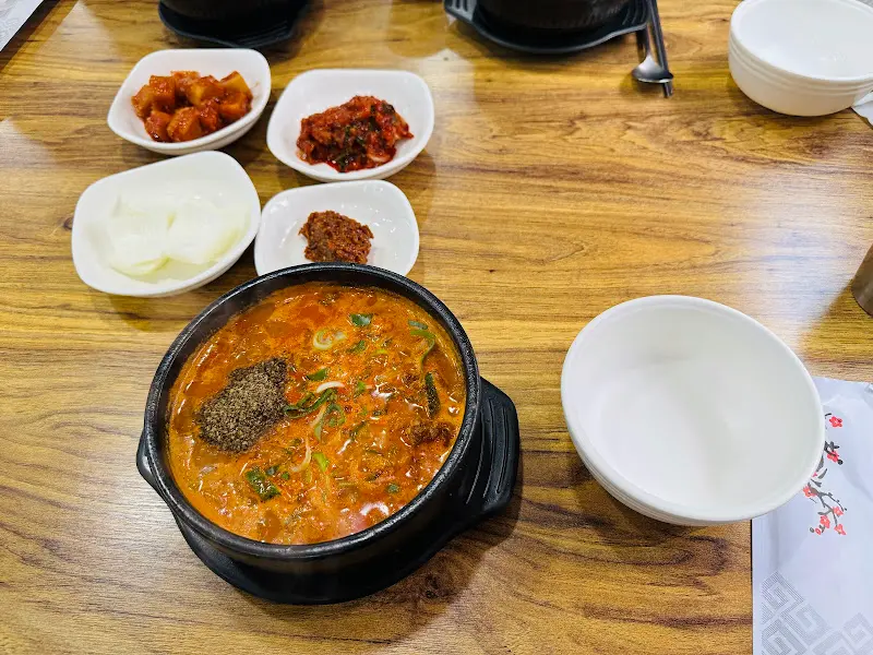 얼큰순대국과 반찬