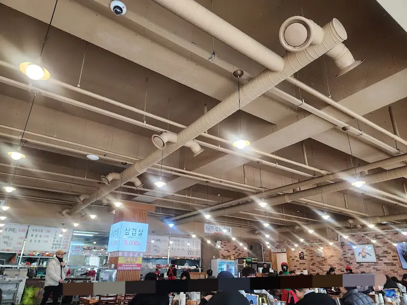 식당 내부 전경